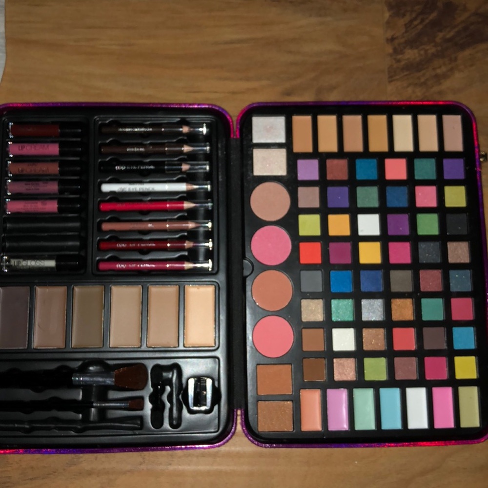 makeup kit